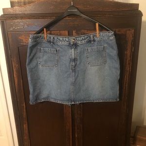 Vintage-Inspired Denim Skirt